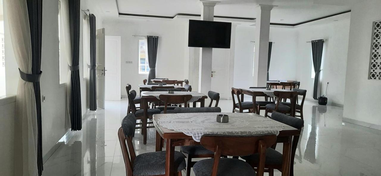 Hotel Wisma Mangurna Dolok Sanggul Dış mekan fotoğraf